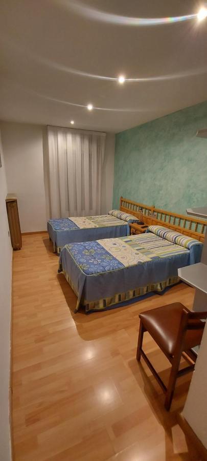 Hostal Del Campo Arévalo Buitenkant foto